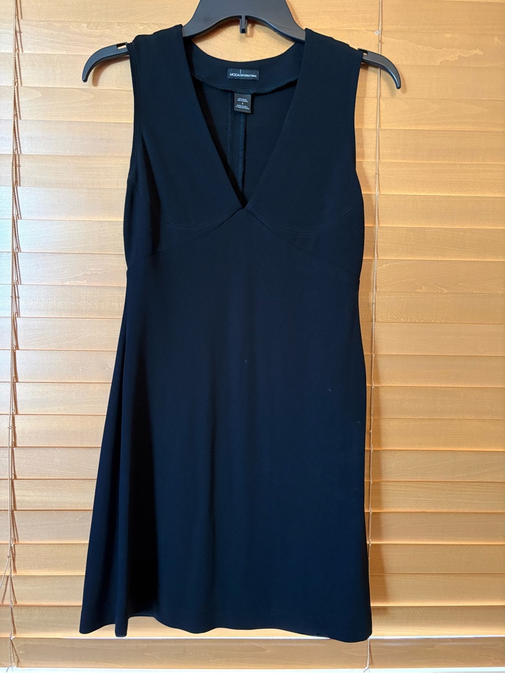 Moda International Black Sleeveless V-Neck Mini Dress . Size 4
